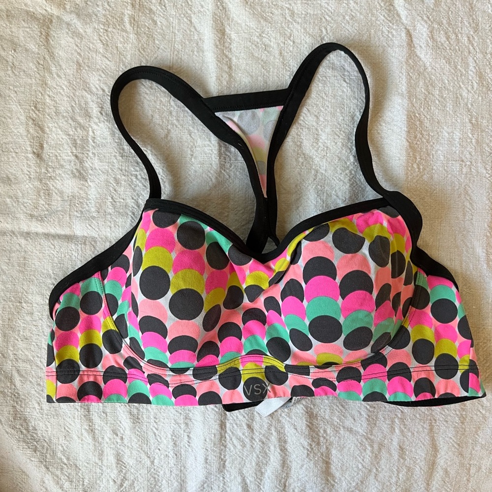 “VSX Sport” bra, size 36B with underwire & slight padding in good condition